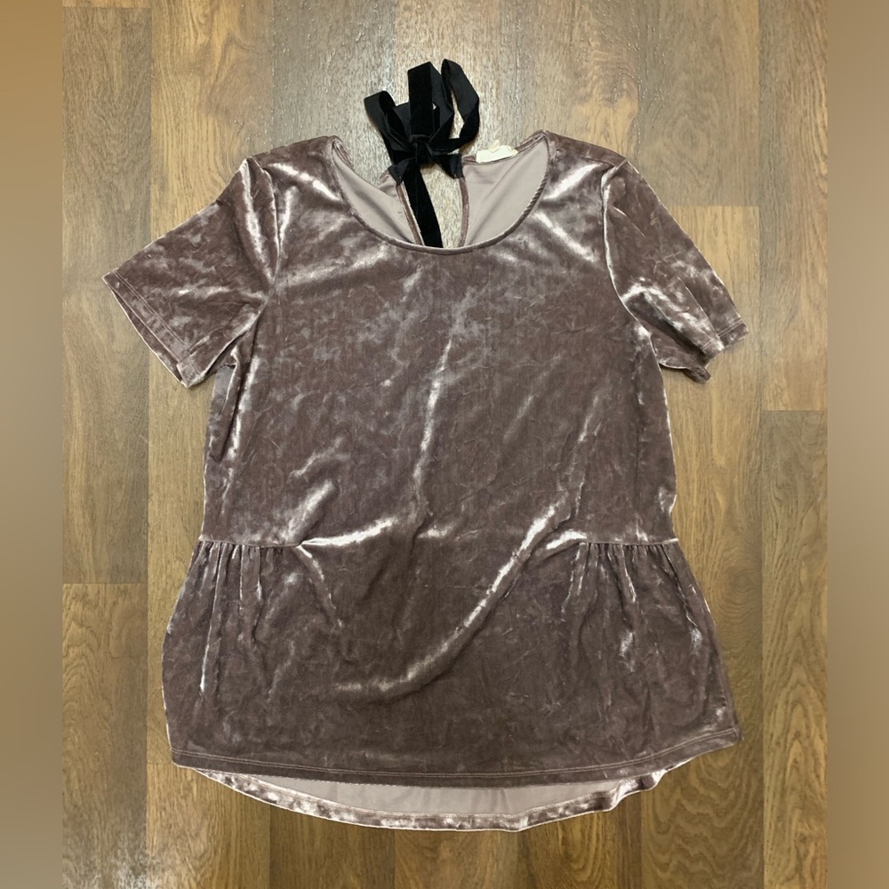 PLEIONE Taupe Short Sleeve Velvet Peplum Top size
L with Velvet Back Tie